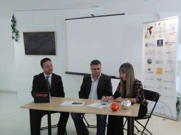 Firma del acuerdo (Foto TA)