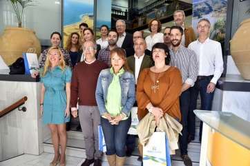 Inés Jiménez, junto a los concejales de Turismo de la isla (Foto TA)