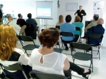 Asistentes a la charla (Foto TA)