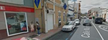 Vendedor de la ONCE, junto a la cafetería Yazmina (Foto Google Maps)