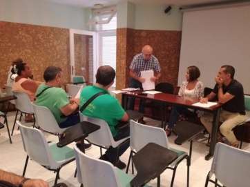 Momento de la subasta pública celebrada ayer en la sede de Sanidad en San Juan (Foto TA)