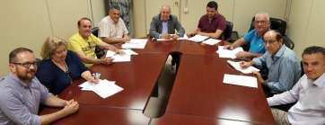 Momento de la firma del convenio (Foto TA)