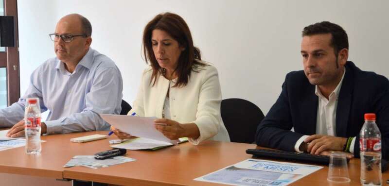 La nueva modalidad de pago fue presentada por la alcaldesa, el gerente de Aguas de Telde y concejal del área (Foto TA)