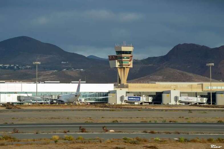 Torre de control de Gando (Foto Antonio Rico)