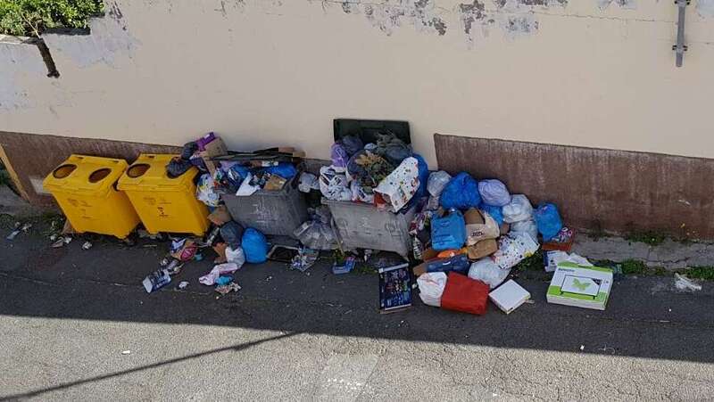 Imagen de unos contenedores ubicados en Lomo Bristol (Foto TA)