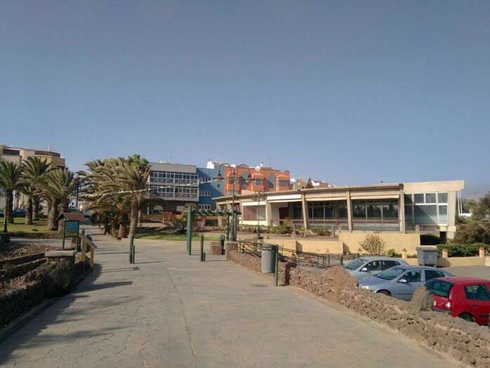 Fachada de las instalaciones del restaurante escuela de Melenara, en el paseo marítimo (Foto TA)