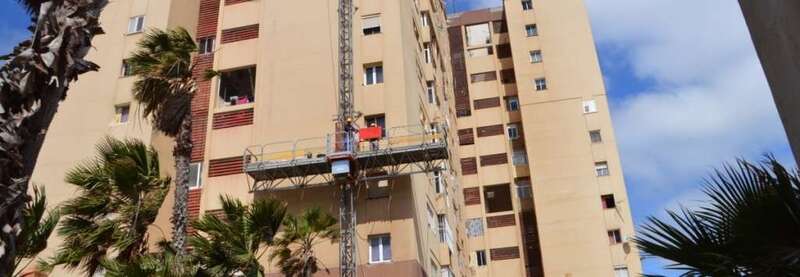 Un bloque de viviendas del barrio de Jinámar (Foto TA)