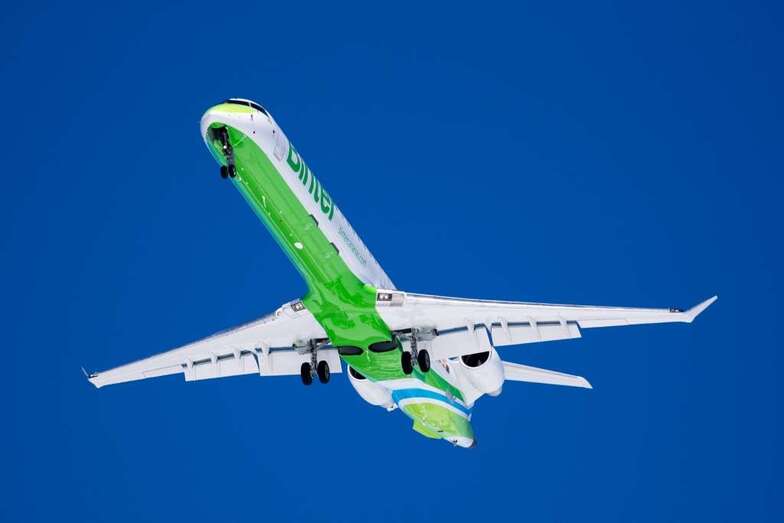 Reactor modelo Bombardier CRJ1000 adquirido por Binter (Foto Binter)