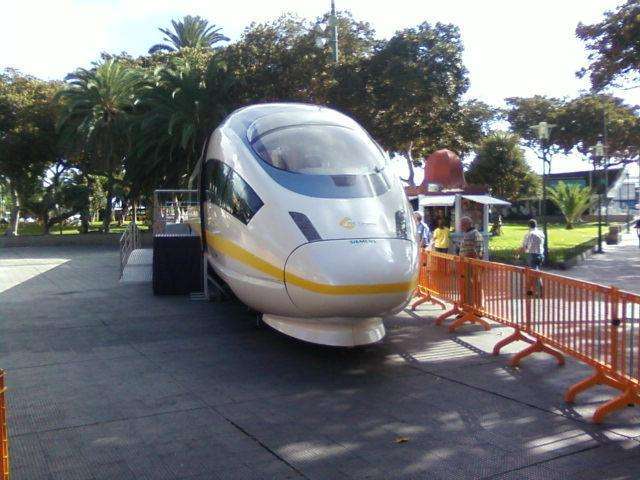 El tren entre la capital y el sur de la Isla tendría tres paradas en territorio de Telde. Maqueta del tren (Foto TA)