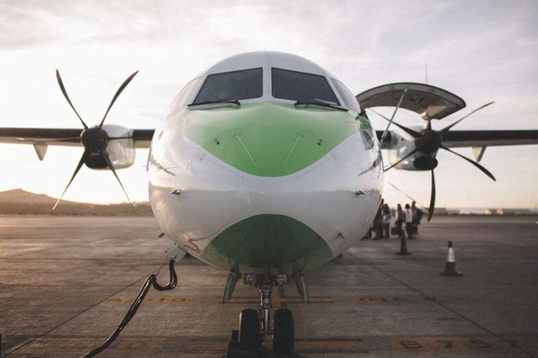 Imagen de un ATR de la compañía Binter estacionado en el Aeropuerto de Gran Canaria (Foto TA)