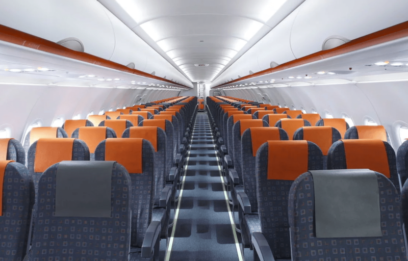 Imagen de archivo del interior de una cabina de EasyJet (Foto TA)