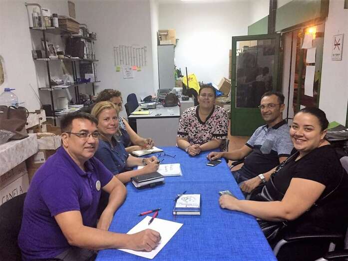 La concejala participó este martes en la reunión de la junta directiva de la asociación (Foto TA)