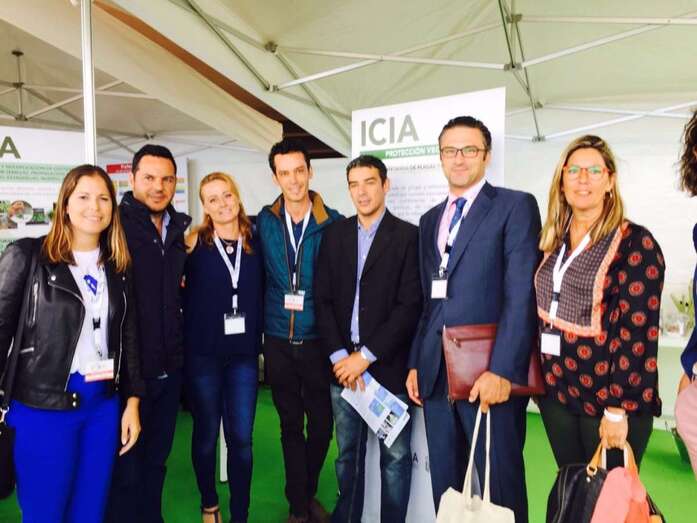 David Rodríguez, junto al consejero Narvay Quintero. A ambos extremos, las también teldenses Carmen Vega (i) y María González Calderín (d) (Foto TA)