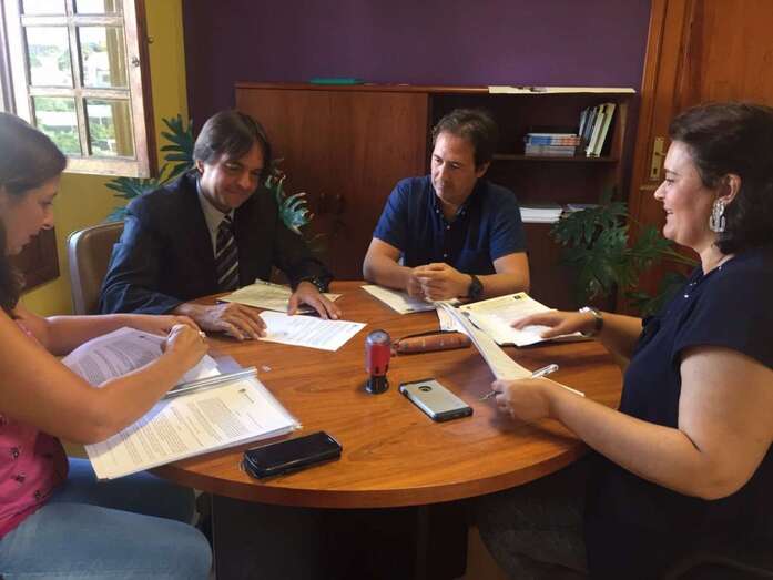 Momento de la firma del convenio para el Plan Estratégico de Desarrollo Local de Telde (Foto TA)