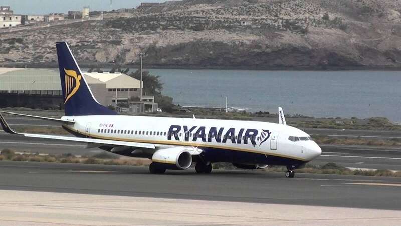 Archivo. Avión de Ryanair en el Aeropuerto de Gran Canaria (Foto TA)