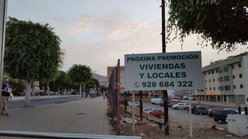 Solar donde se construirá el edificio residencial (Foto TA)