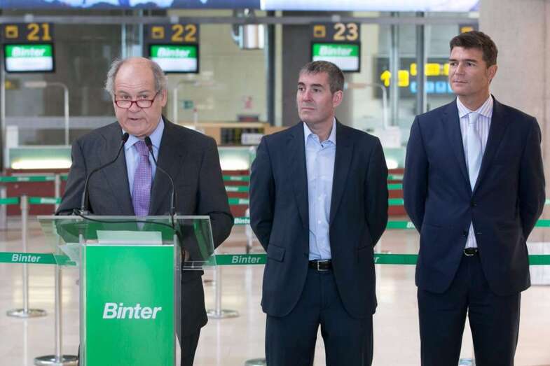 Momento de la presentación de las nuevas rutas de Binter (Foto TA)