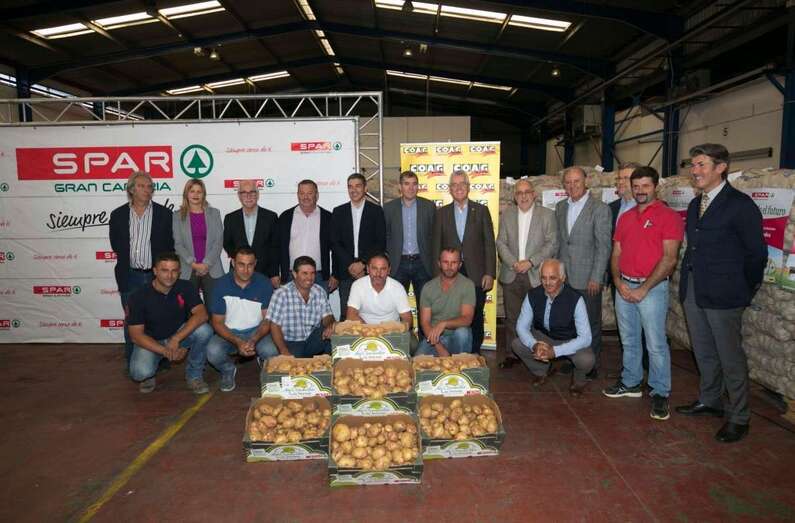 La firma del convenio tuvo lugar este lunes en Mercalaspalmas (Foto TA)