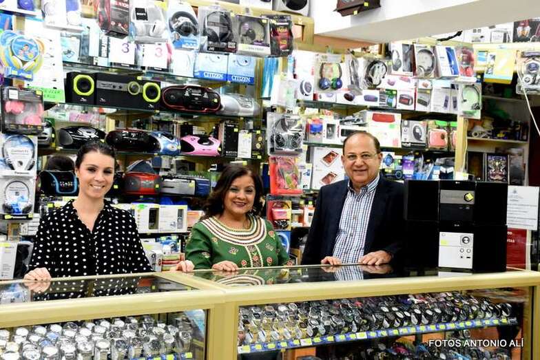 Carmina, Olga y Raju (Foto Antonio Alí)