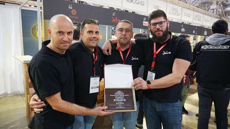 Representantes de la empresa que solo se puede degustar en Telde (Foto TA)