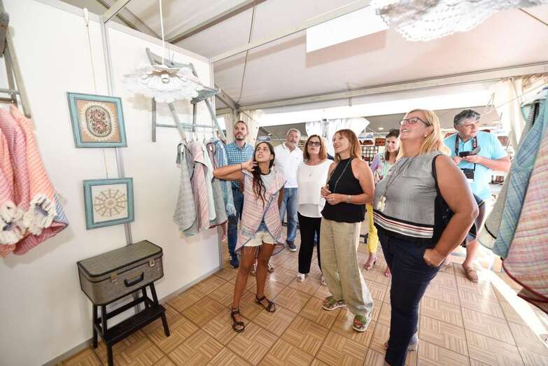 La feria se abrió al público esta tarde (Foto TA)