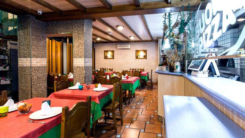 Interior del conocido restaurante Buona Pizza (Foto TA)