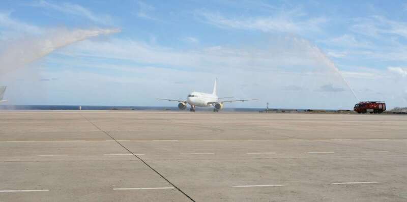 Imagen de archivo de un avión de Vueling a su llegada al Aeropuerto de Gran Canaria (Foto TA)