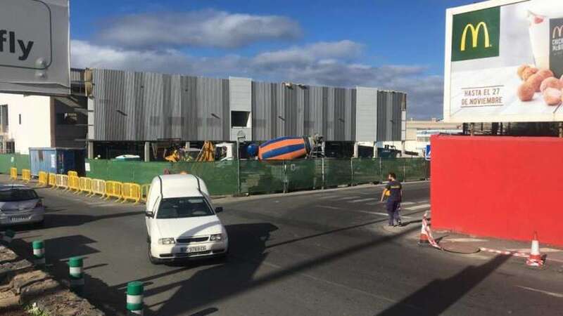 Cruce entre las calles de Nelson Mandela e Ignacio Ellacuría, donde Mercadona construirá una rotonda (Foto C7)