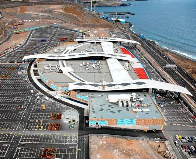 Vista área del Centro Comercial El Mirador, en Jinámar (Foto Canarias7)