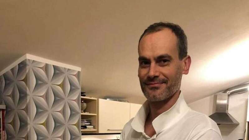 Imagen reciente de José Ojeda tomada en su propia casa, donde ha montado un horno y hace pizzas para llevar (Foto TA)