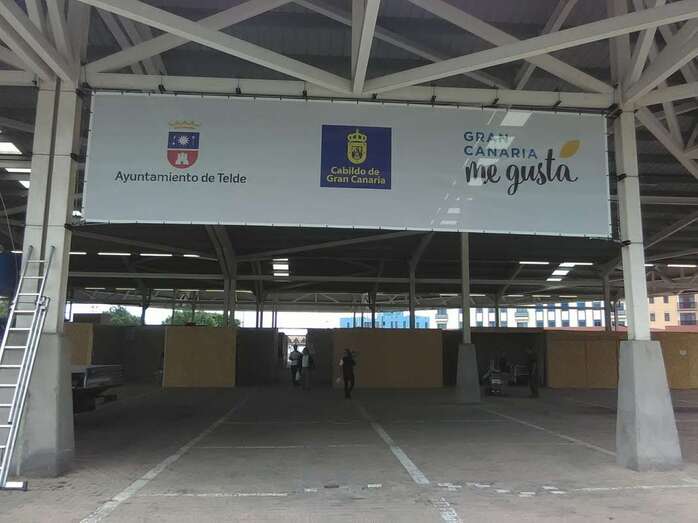 Imagen de una de las lonas de Gran Canaria Me Gusta que ya lucen en el Mercado de Telde (Foto TA)