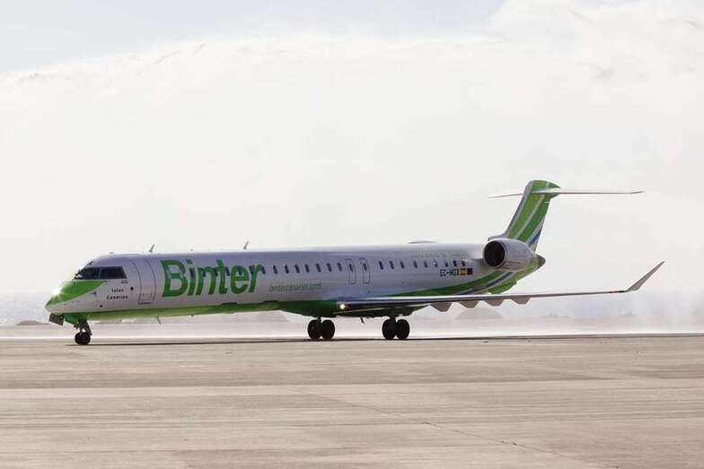 Aavión de Binter modelo Bombardier CRJ 1000 (Foto TA)