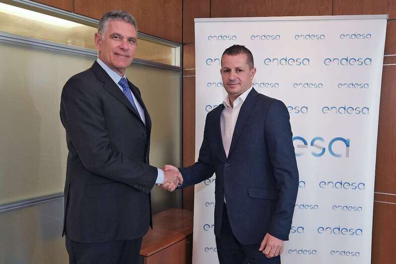 Momento de la firma del convenio (Foto TA)