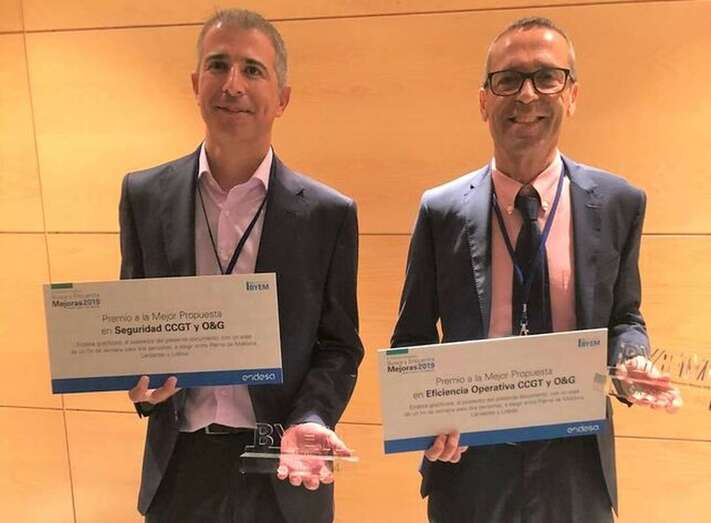 Francisco Quintana y Miguel Zurita, con los premios (Foto TA)
