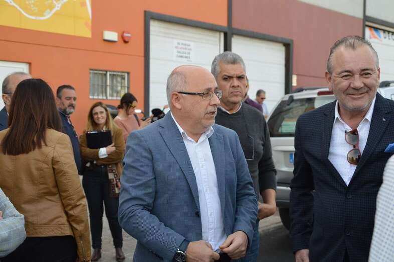 El presidente del Cabildo de Gran Canaria, Antonio Morales, con el secretario general de Femepa, Juan Carlos Betancor (Foto TA)