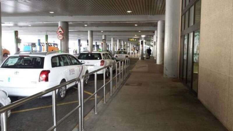 Taxis en el Aeropuerto de Gran Canaria/TA.