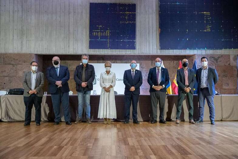 Asistentes a la mesa redonda/TA.