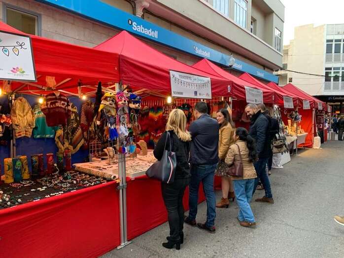 Imagen de una reciente edición de la Feria de Artesanía de Reyes/TA.