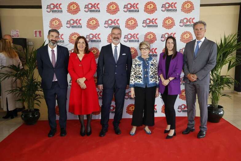 La alcaldesa de Telde con directivos de la empresa Hormigones Canarios/TA.