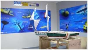 Las dos pequeña embarcaciones, dotadas con GPS, que cruzarán el Atlántico (Foto TA)