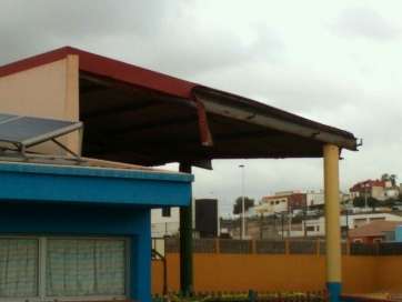 Deficiencias en el colegio de La Garita (Foto TA)