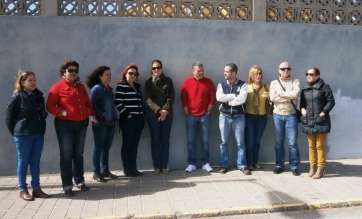Trabajadores del centro de Melenara protestando este martes (Foto TA)