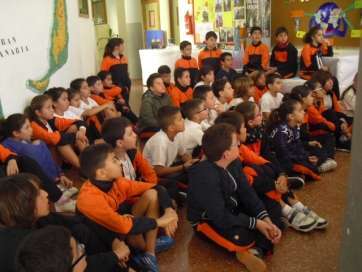 Alumnos del CEIP Marpequeña durante el taller (Foto TA)
