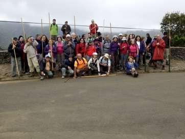 El grupo de excursionistas en una de las rutas realizadas durante el viaje (Foto TA)