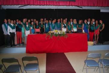 Foto de familia de los alumnos del IES Agustín Millares Sall orlados el pasado viernes (Foto TA)
