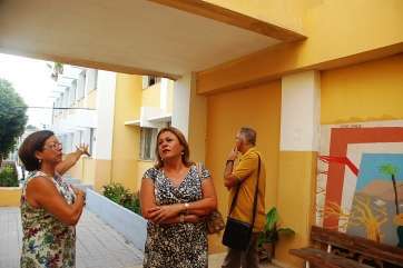 La alcaldesa y el concejal de Educación visitaron esta mañana el centro (Foto TA)
