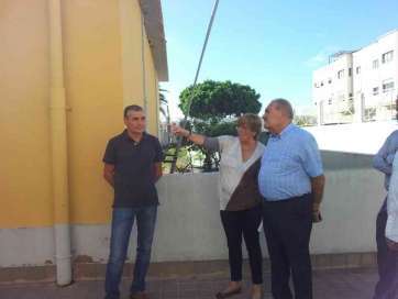 Suárez y Quintana durante una de las visitas a los centros (Foto TA)