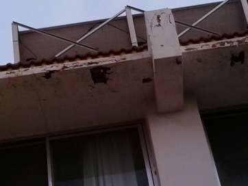Estado del techo del colegio (Foto TA)