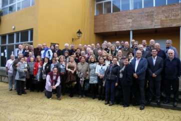 Asistentes al encuentro de este año, en una imagen de familia (Foto Jesús Ruiz Mesa)