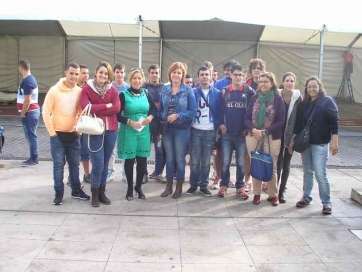 Alumnos durante la visita al Museo Elder (Foto TA)
